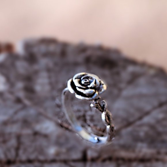 3/$25  🏷️ Vintage Rose Flower Sterling Silver Dainty Ring Elegant Floral Ring - Picture 7 of 11
